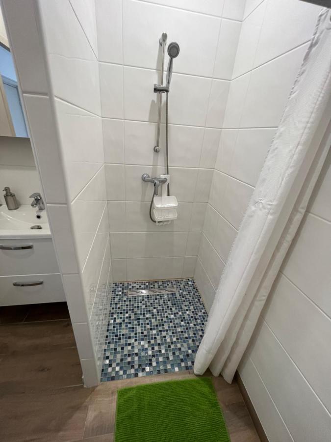Appartement Renove A 15 Min De Lyon Saint-Fons Buitenkant foto